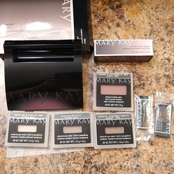 Mary Kay makeup bundle - Picture 3 of 5